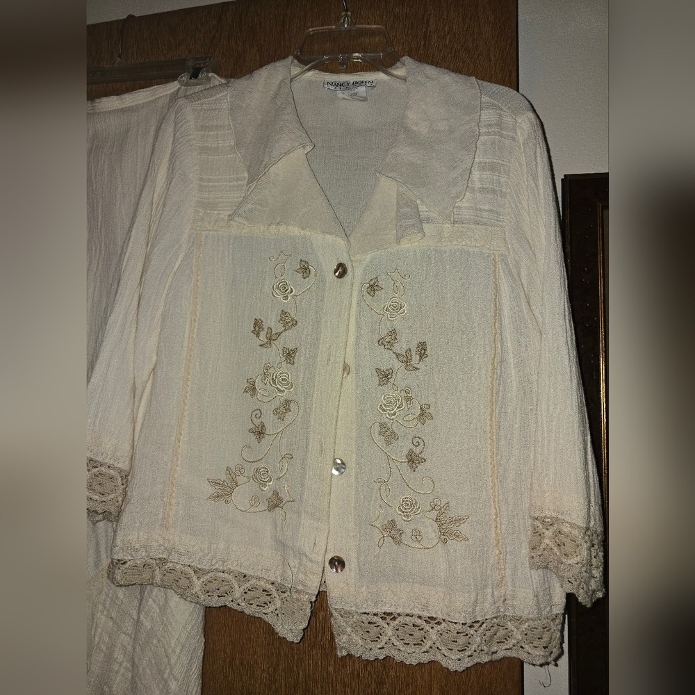 White Long Sleeve Button Down Blouse with Bib Collar